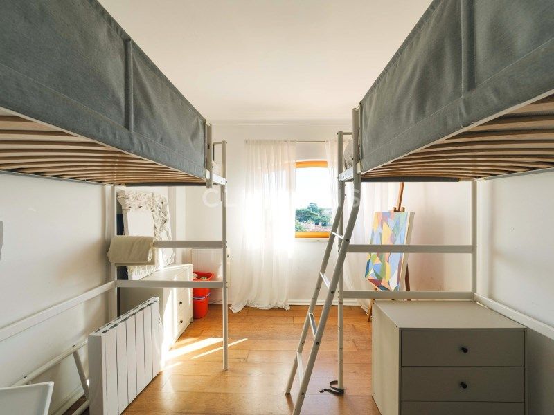 apartment 5 Rooms for sale on Cascais (2750)