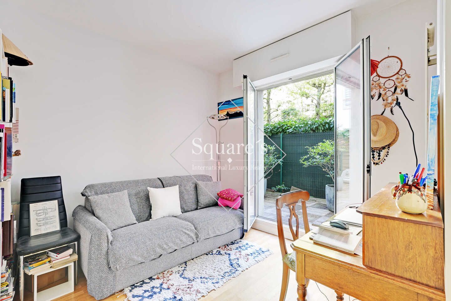 apartment 4 Rooms for sale on Neuilly-sur-Seine (92200)