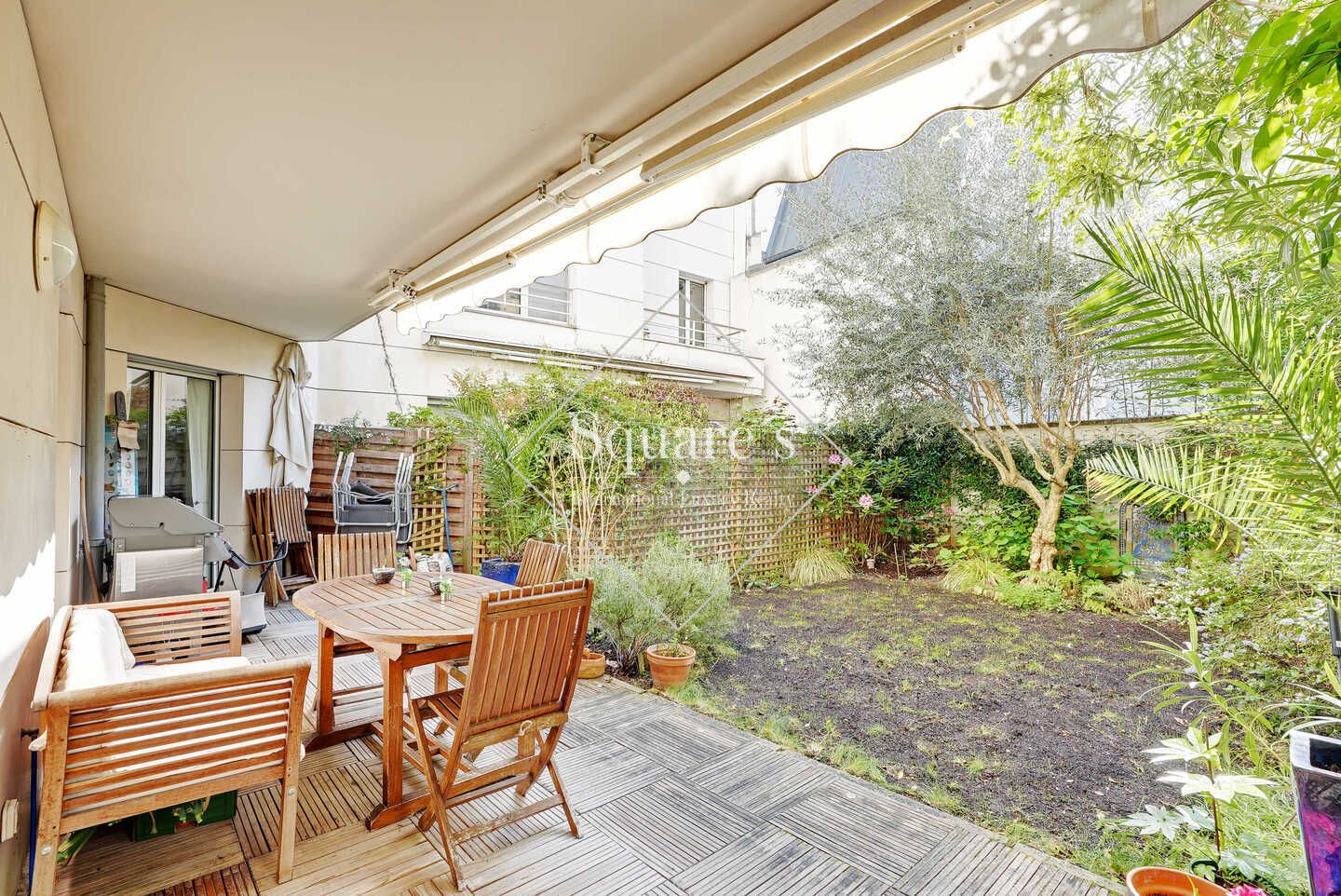 apartment 4 Rooms for sale on Neuilly-sur-Seine (92200)