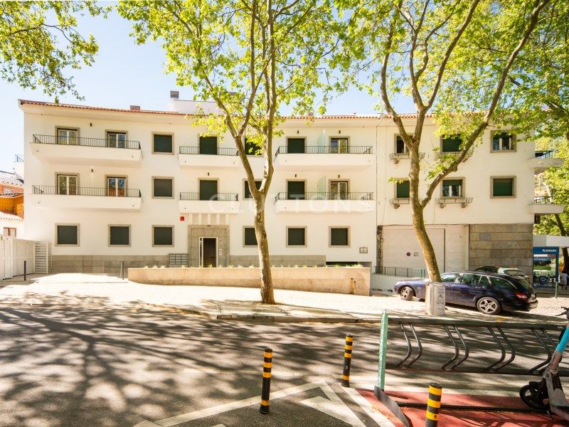 apartment 5 Rooms for sale on Cascais (2750)