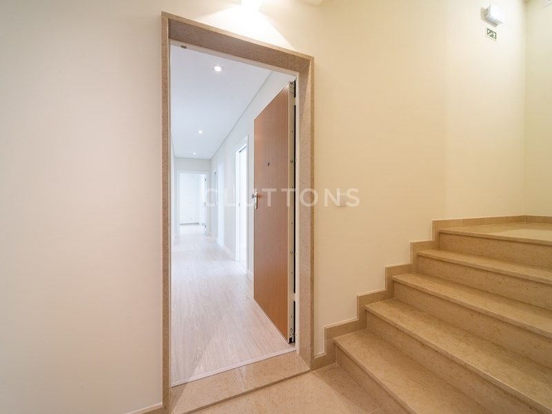 apartment 5 Rooms for sale on Cascais (2750)