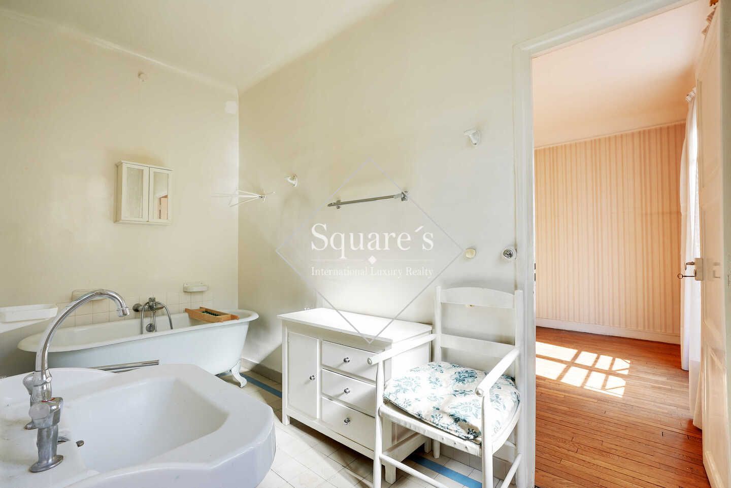 apartment 5 Rooms for sale on Boulogne (92100)