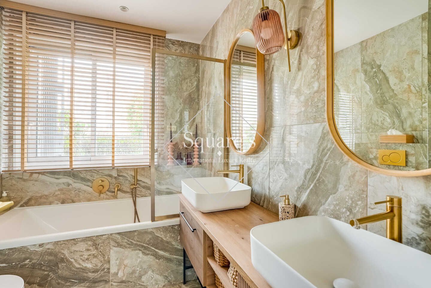 apartment 4 Rooms for sale on Neuilly-sur-Seine (92200)