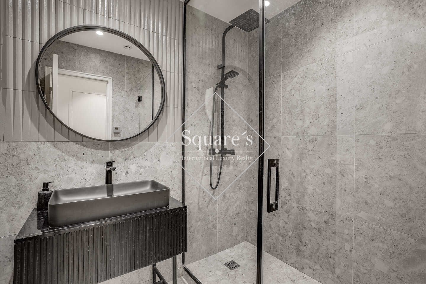 apartment 4 Rooms for sale on Neuilly-sur-Seine (92200)