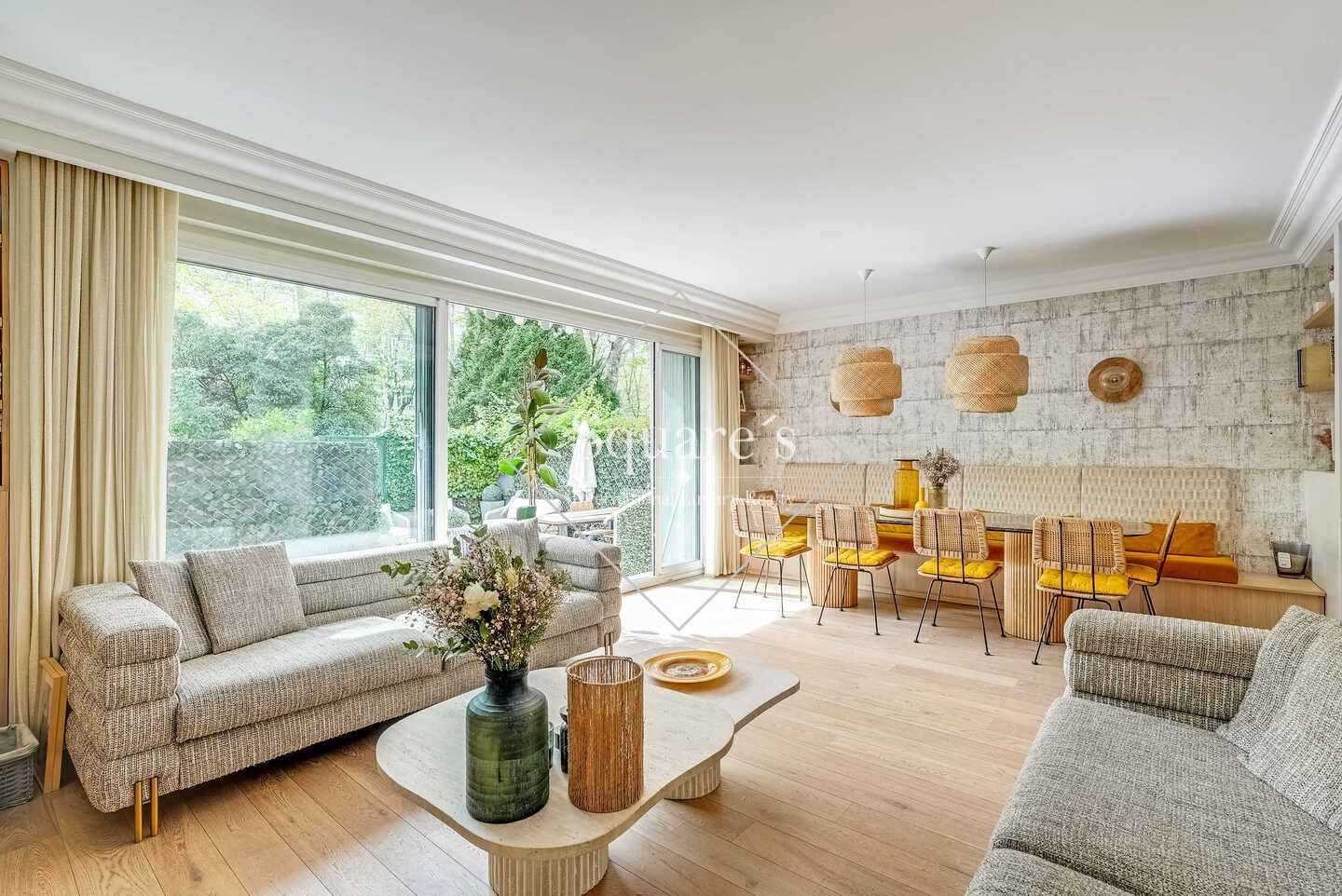 apartment 4 Rooms for sale on Neuilly-sur-Seine (92200)