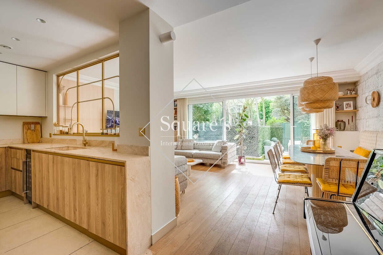 apartment 4 Rooms for sale on Neuilly-sur-Seine (92200)