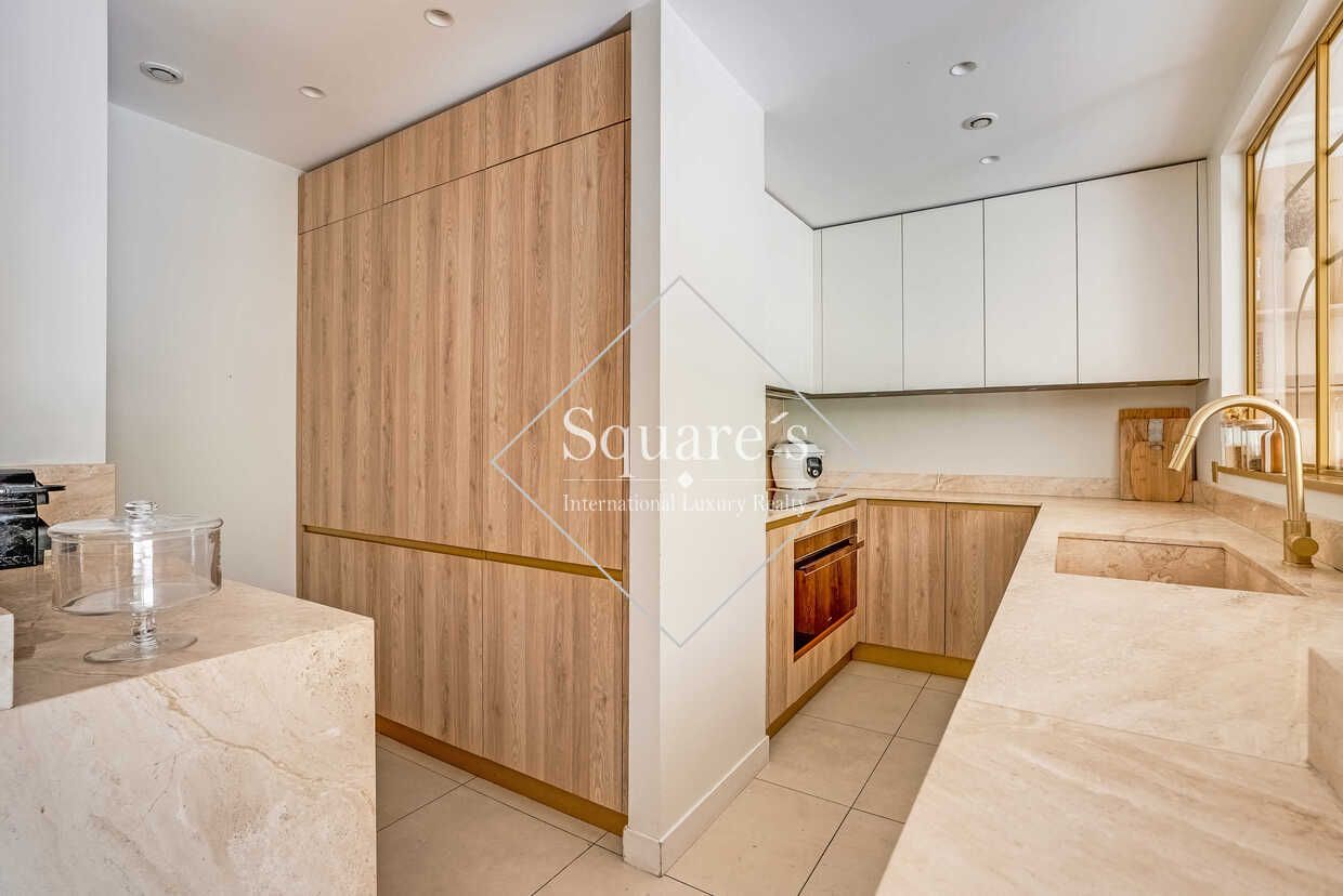 apartment 4 Rooms for sale on Neuilly-sur-Seine (92200)