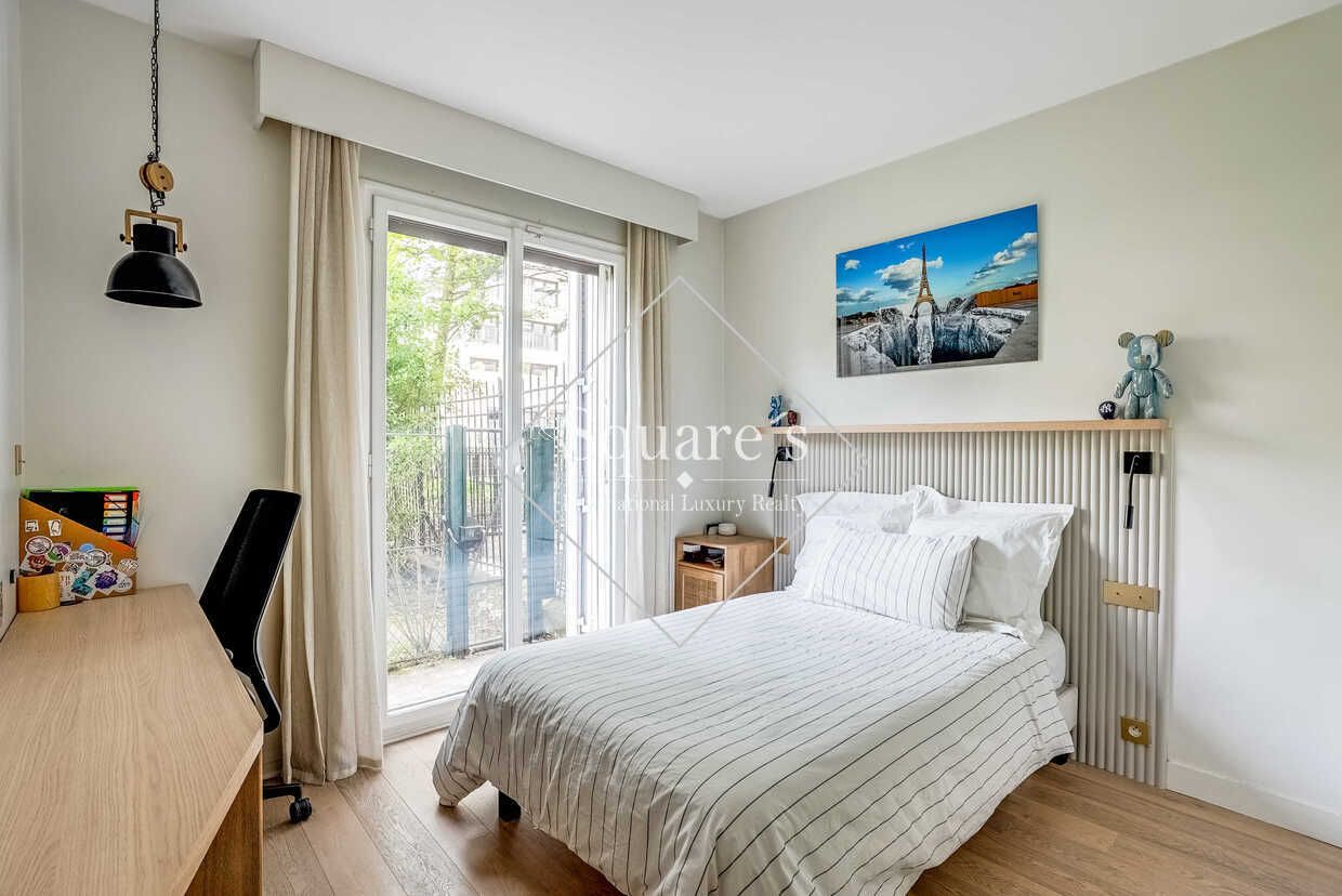 apartment 4 Rooms for sale on Neuilly-sur-Seine (92200)