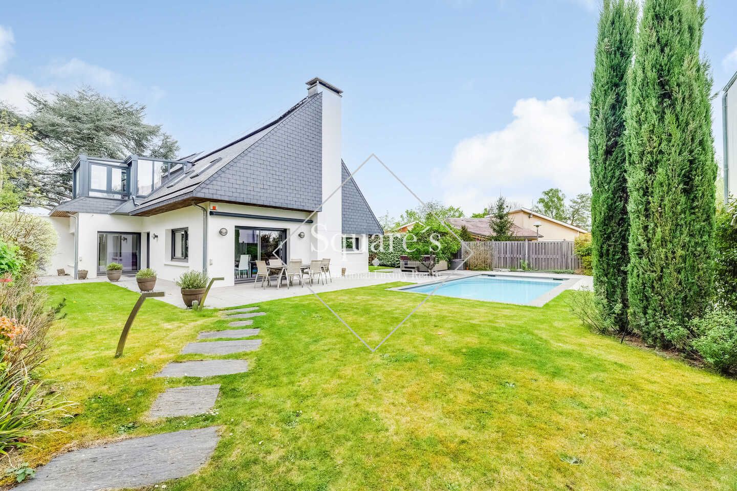 house 8 Rooms for sale on FOURQUEUX (78112)