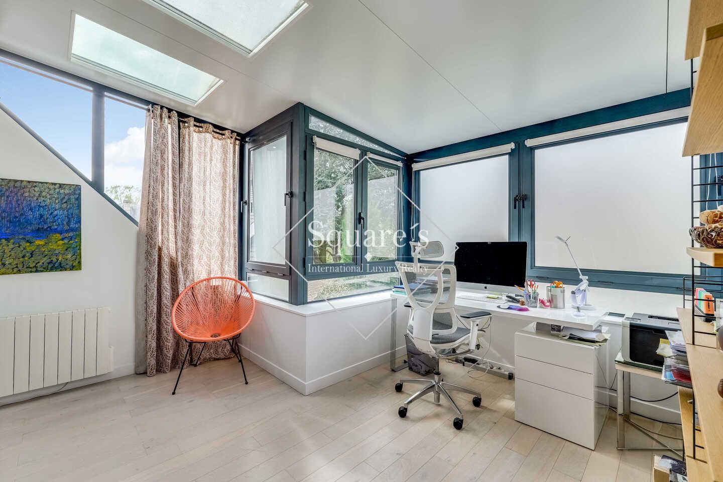 house 8 Rooms for sale on FOURQUEUX (78112)