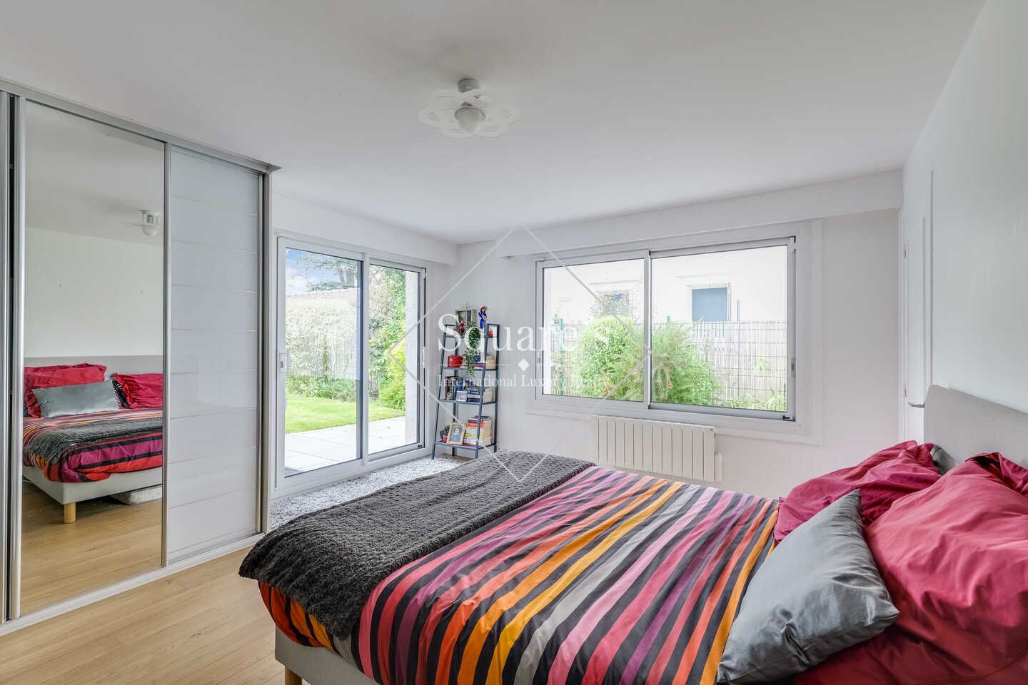 house 8 Rooms for sale on FOURQUEUX (78112)