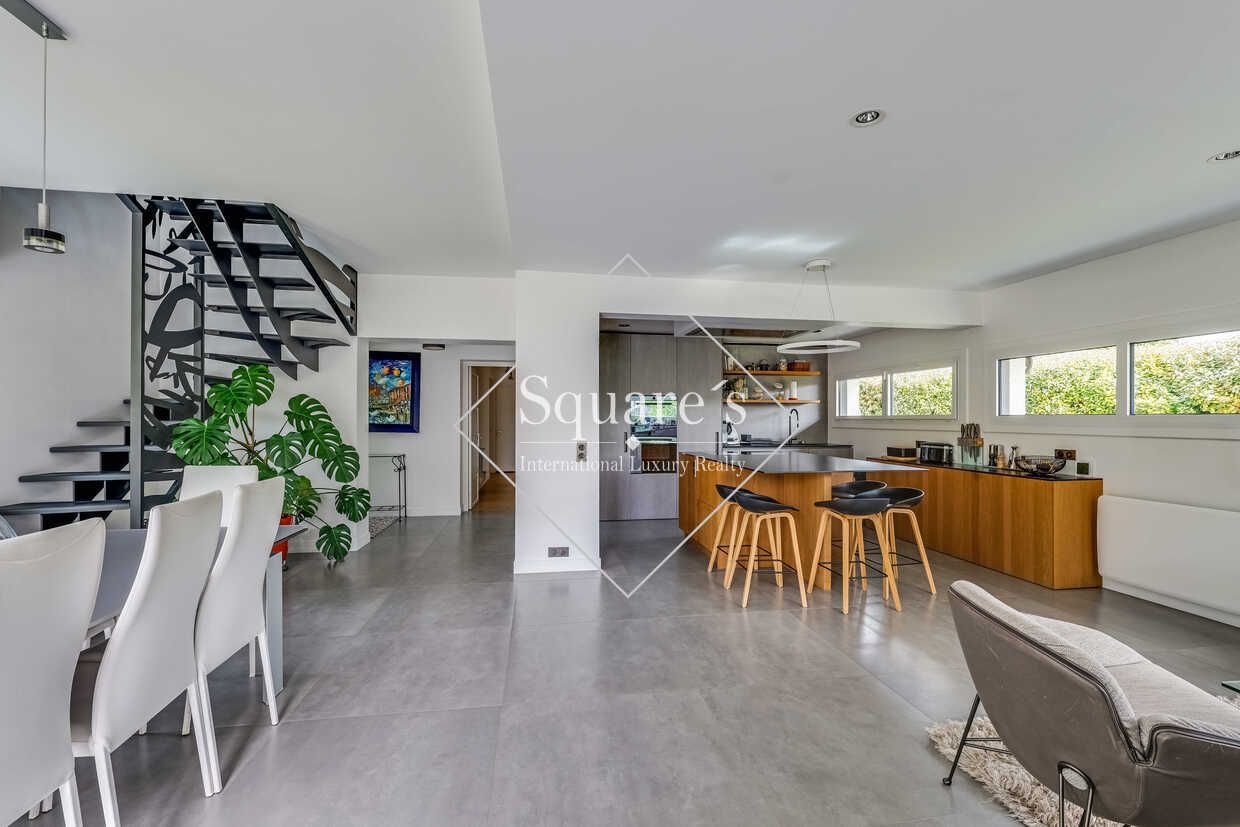 house 8 Rooms for sale on FOURQUEUX (78112)