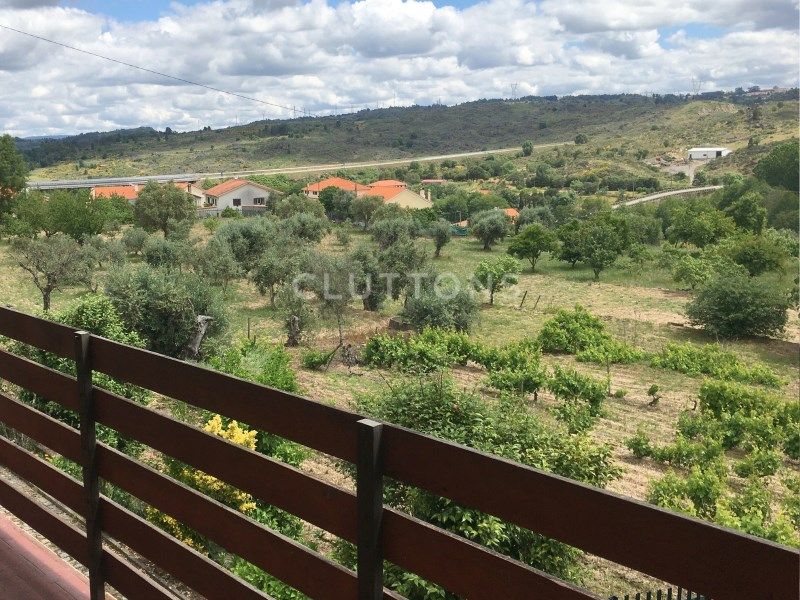 farmhouse 30 Rooms for sale on Celorico da Beira (6360)