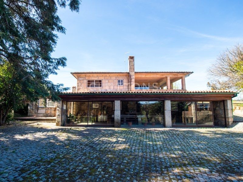 farmhouse 30 Rooms for sale on Celorico da Beira (6360)