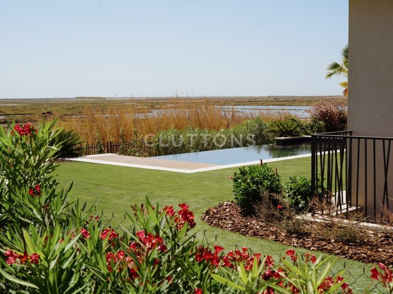 maison 10 Pièces en vente sur Faro (8005)