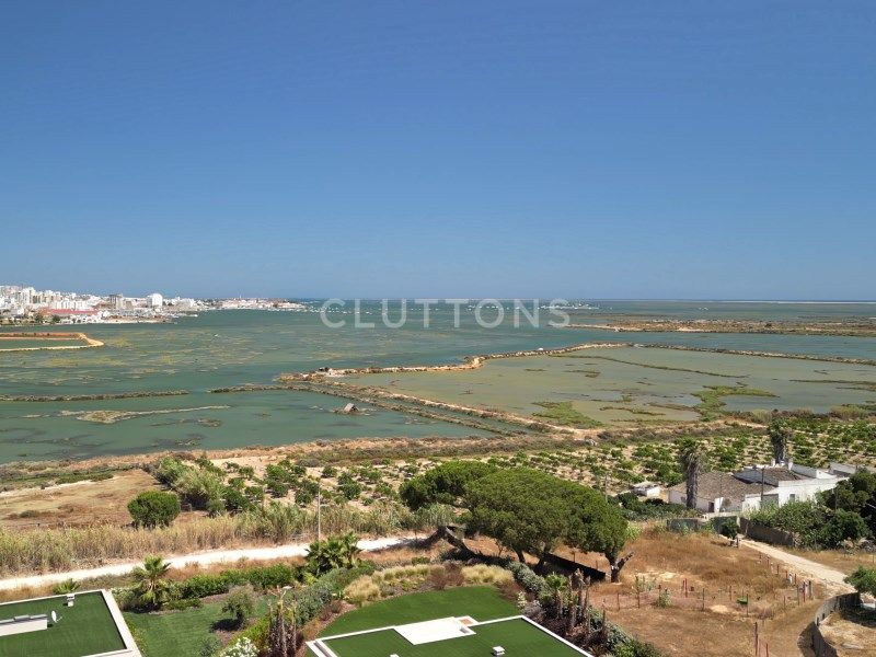 maison 10 Pièces en vente sur Faro (8005)