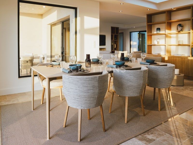 maison 10 Pièces en vente sur Faro (8005)