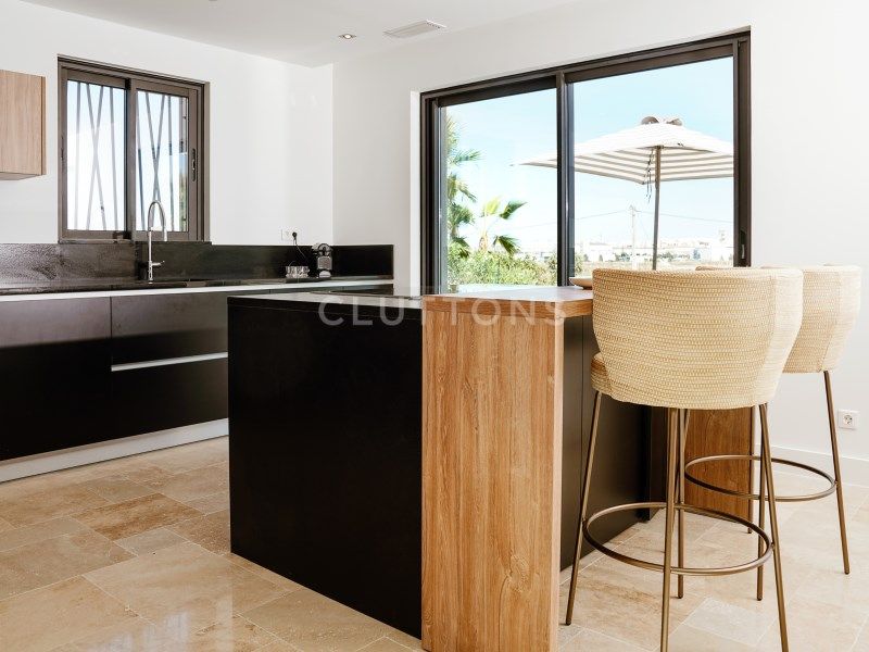 maison 10 Pièces en vente sur Faro (8005)