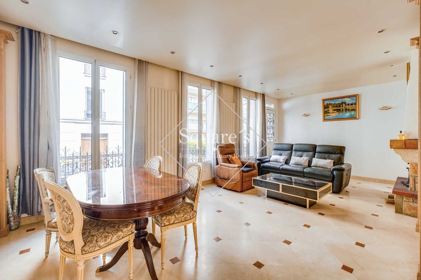 house 4 Rooms for sale on Issy les Moulineaux (92130)