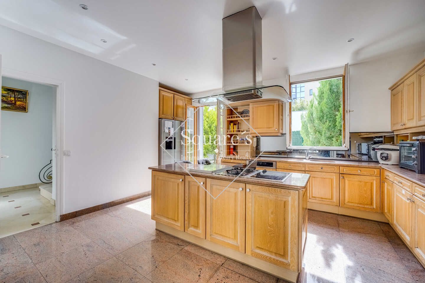 house 4 Rooms for sale on Issy les Moulineaux (92130)