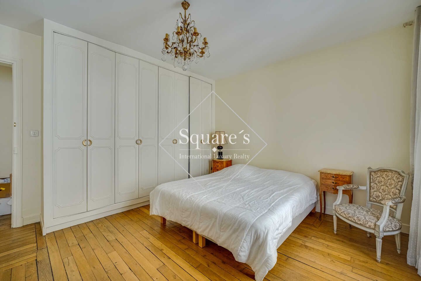 house 4 Rooms for sale on Issy les Moulineaux (92130)