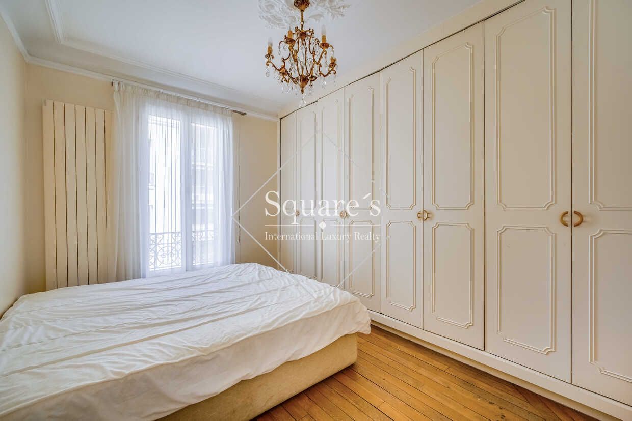 house 4 Rooms for sale on Issy les Moulineaux (92130)