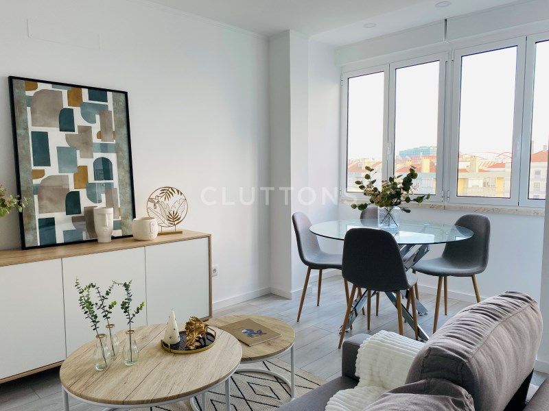 apartment 6 Rooms for sale on Lisboa (1500)