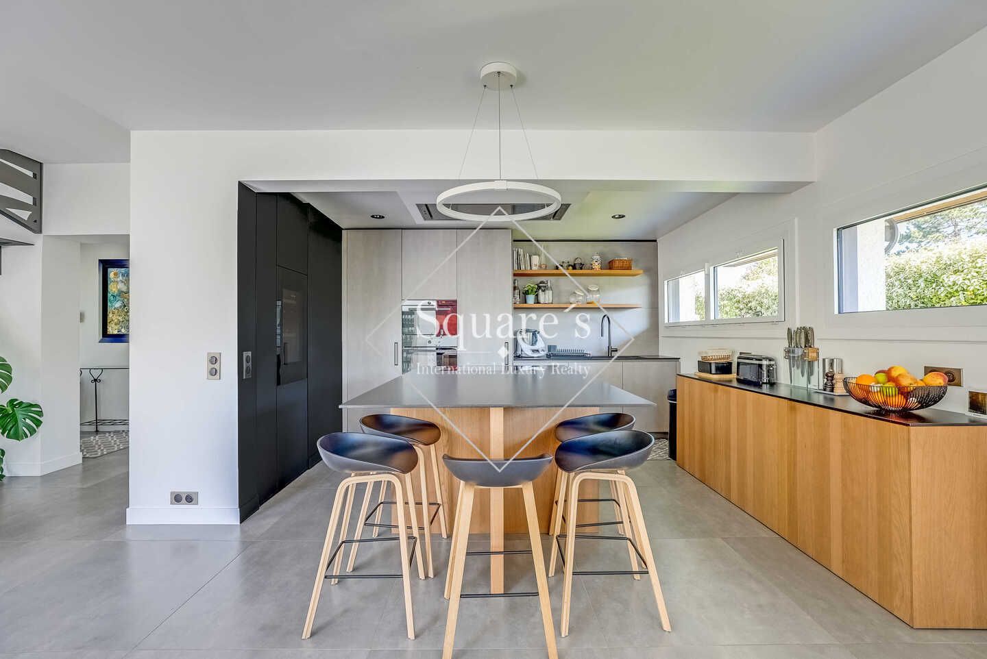 house 9 Rooms for sale on FOURQUEUX (78112)