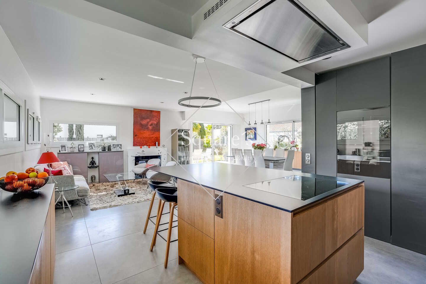 house 9 Rooms for sale on FOURQUEUX (78112)