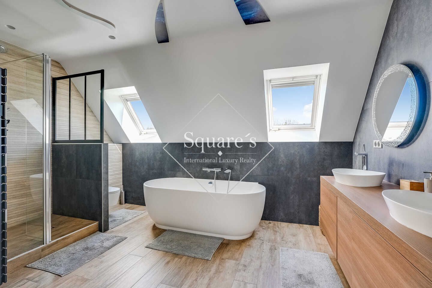 house 9 Rooms for sale on FOURQUEUX (78112)