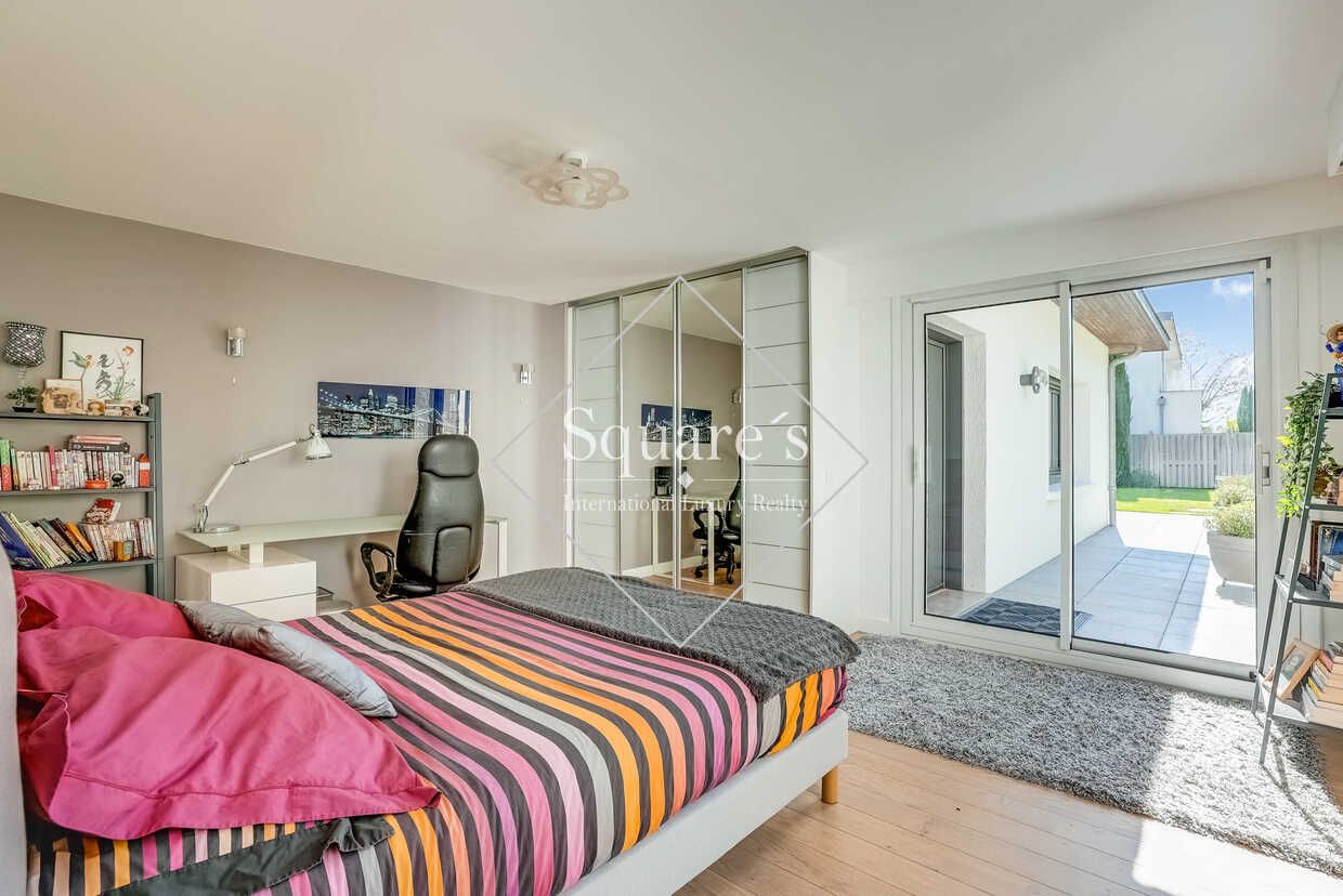house 9 Rooms for sale on FOURQUEUX (78112)