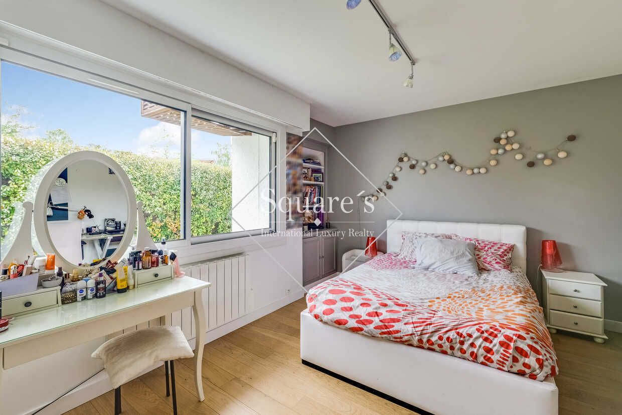 house 9 Rooms for sale on FOURQUEUX (78112)