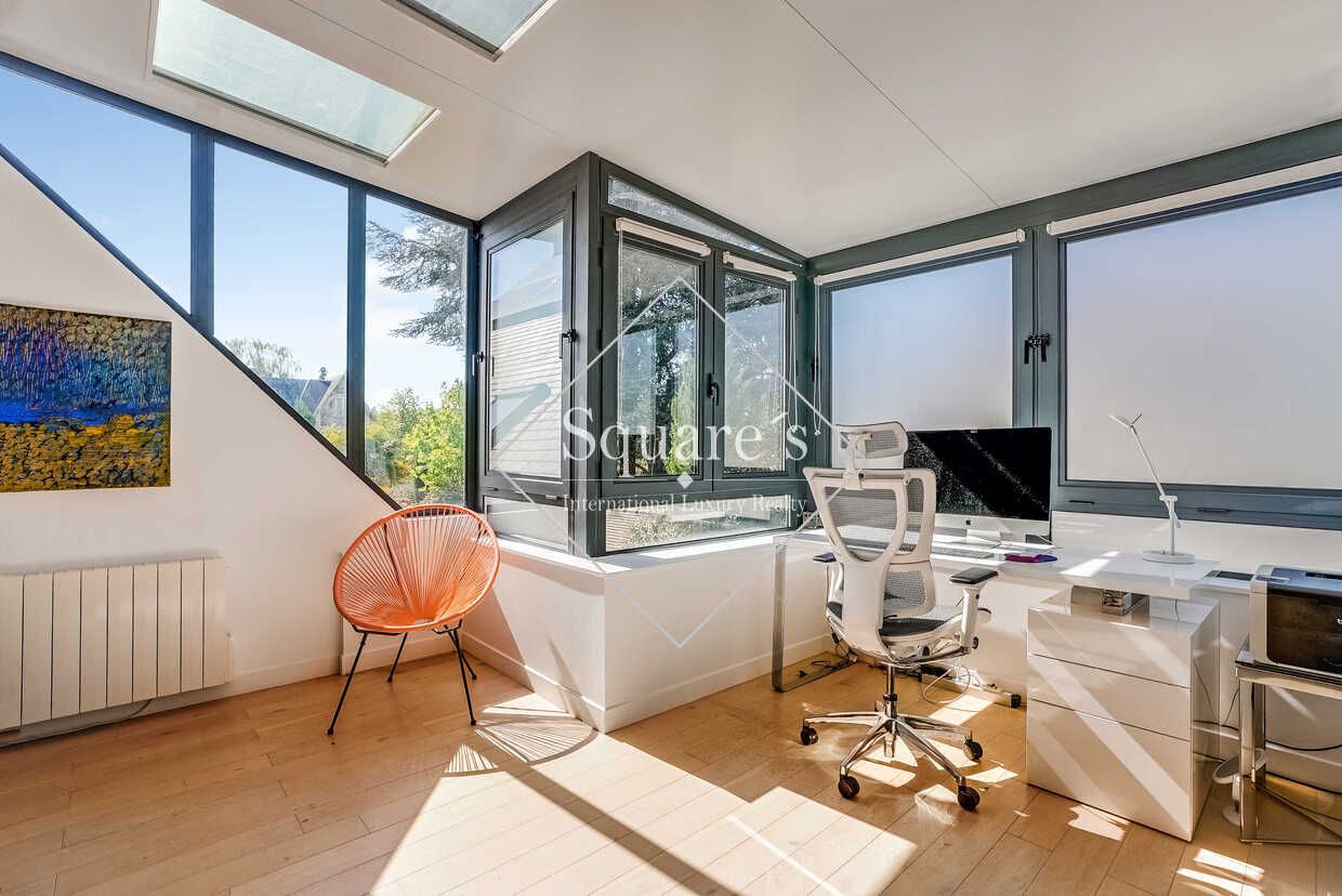 house 9 Rooms for sale on FOURQUEUX (78112)