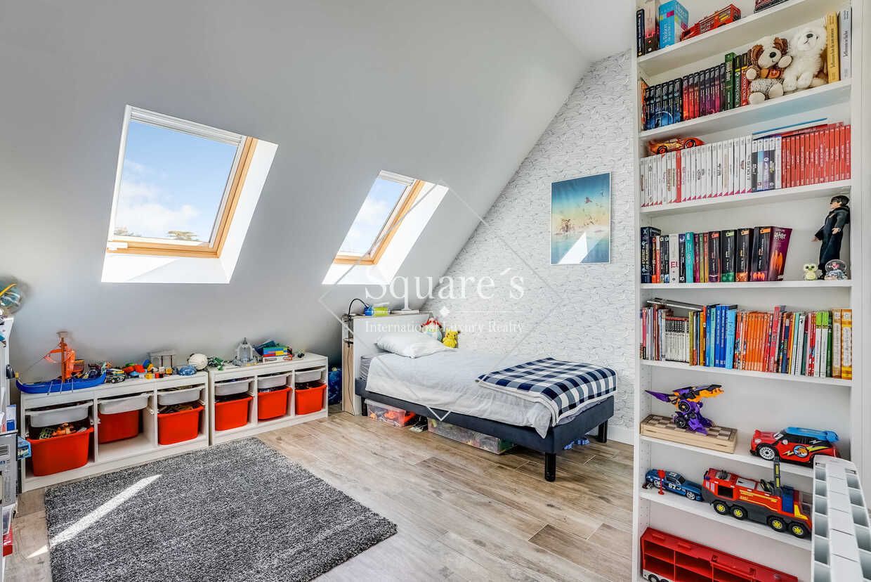 house 9 Rooms for sale on FOURQUEUX (78112)