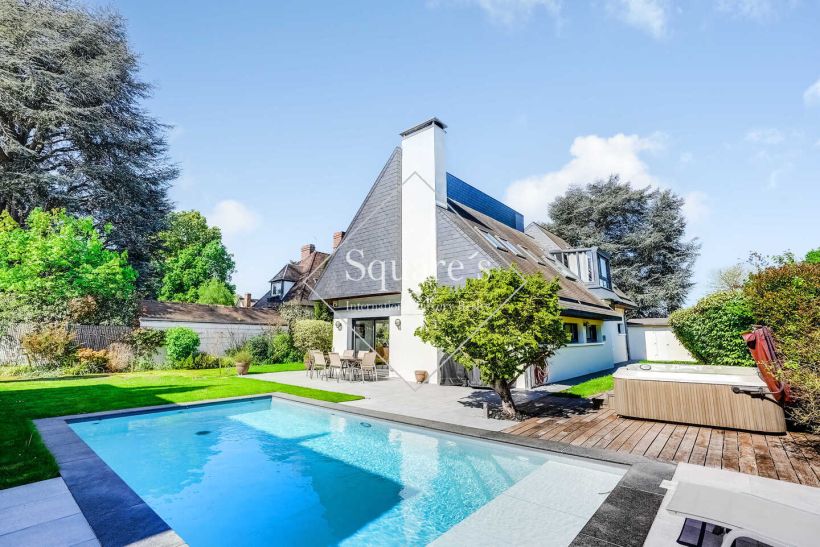 house 9 Rooms for sale on FOURQUEUX (78112)
