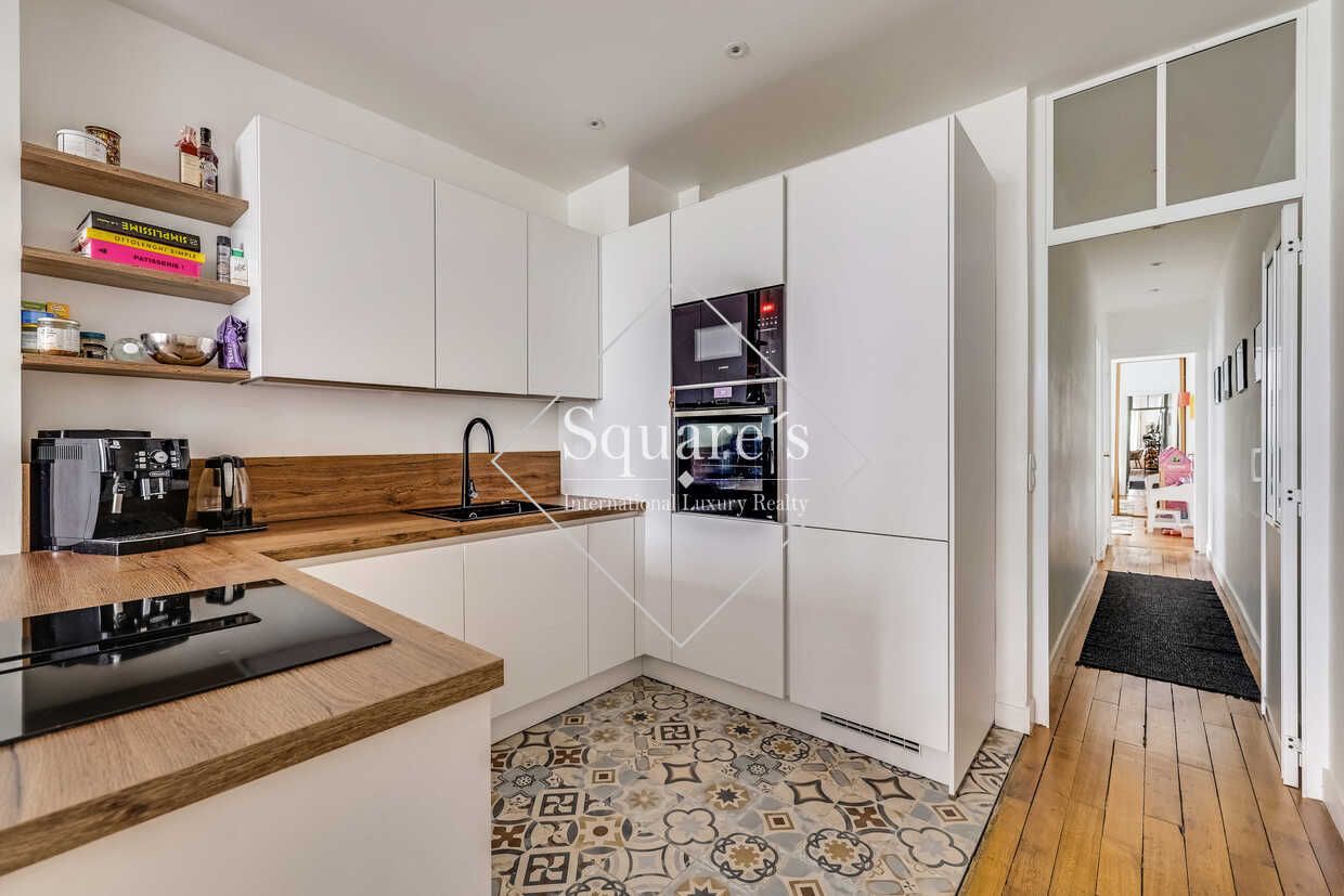 apartment 5 Rooms for sale on Neuilly-sur-Seine (92200)