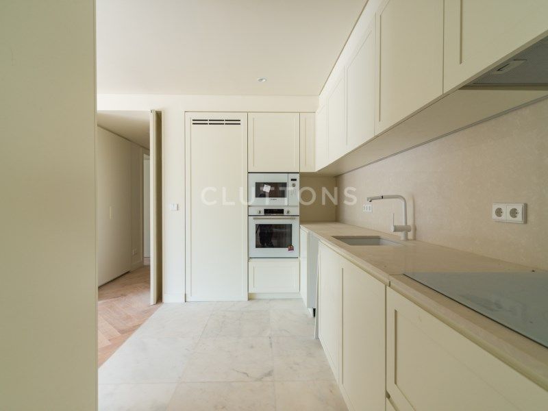 apartment 5 Rooms for sale on Lisboa (1300)