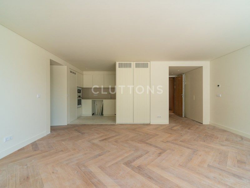 apartment 5 Rooms for sale on Lisboa (1300)