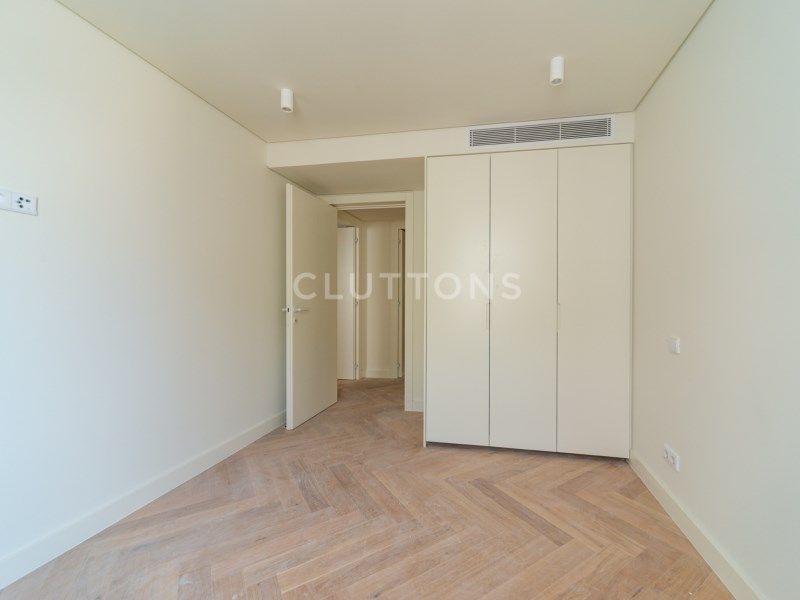 apartment 5 Rooms for sale on Lisboa (1300)