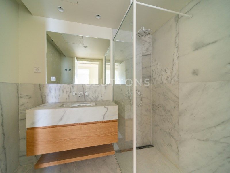 apartment 5 Rooms for sale on Lisboa (1300)