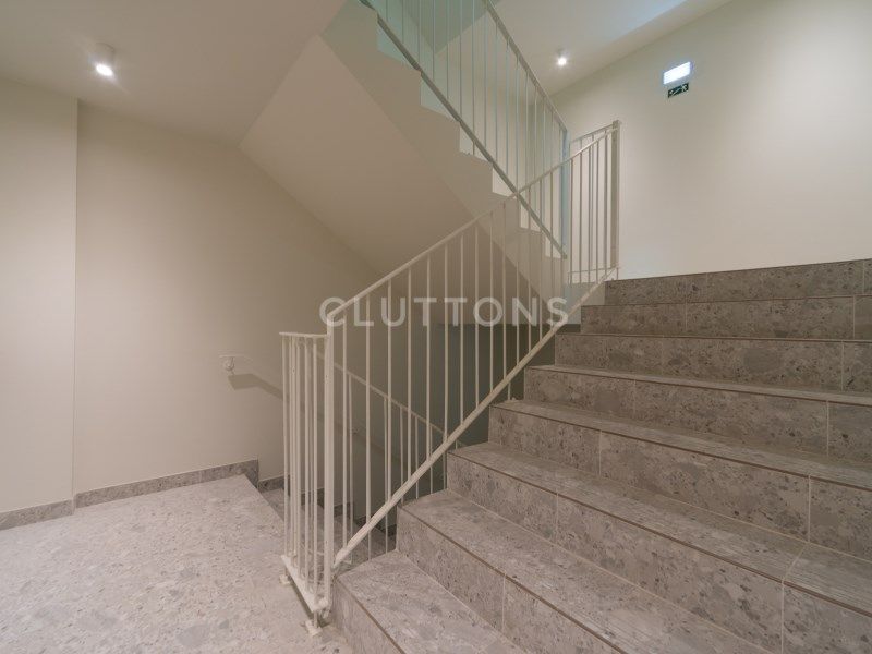 apartment 5 Rooms for sale on Lisboa (1300)