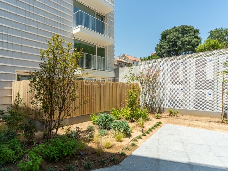 apartment 5 Rooms for sale on Lisboa (1300)