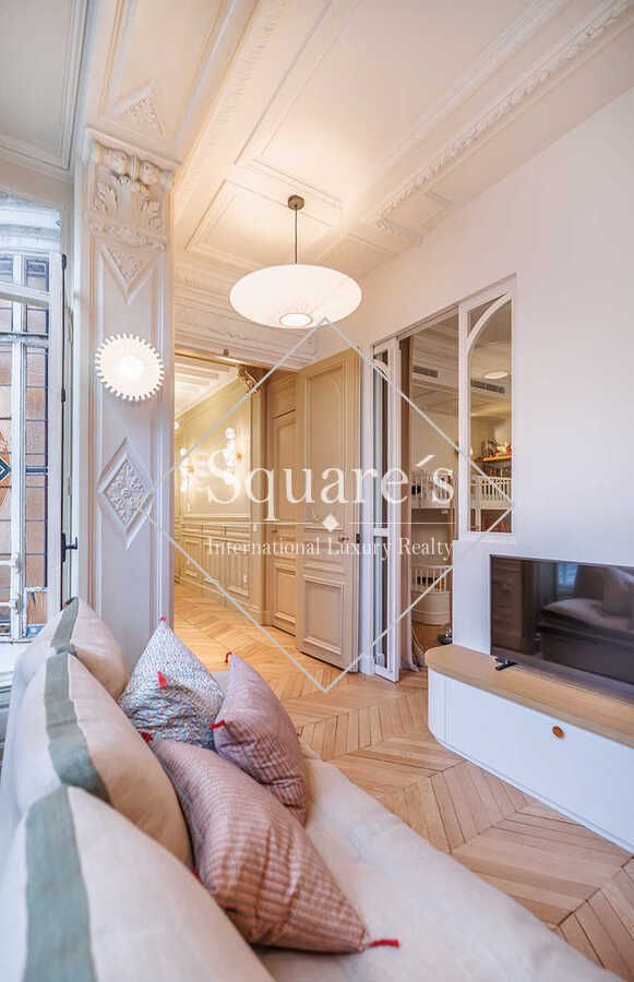 apartment 7 Rooms for sale on Paris 17ème (75017)
