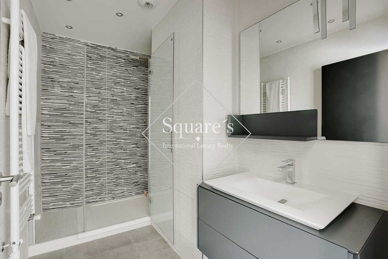 house 6 Rooms for sale on Rueil  Malmaison (92500)