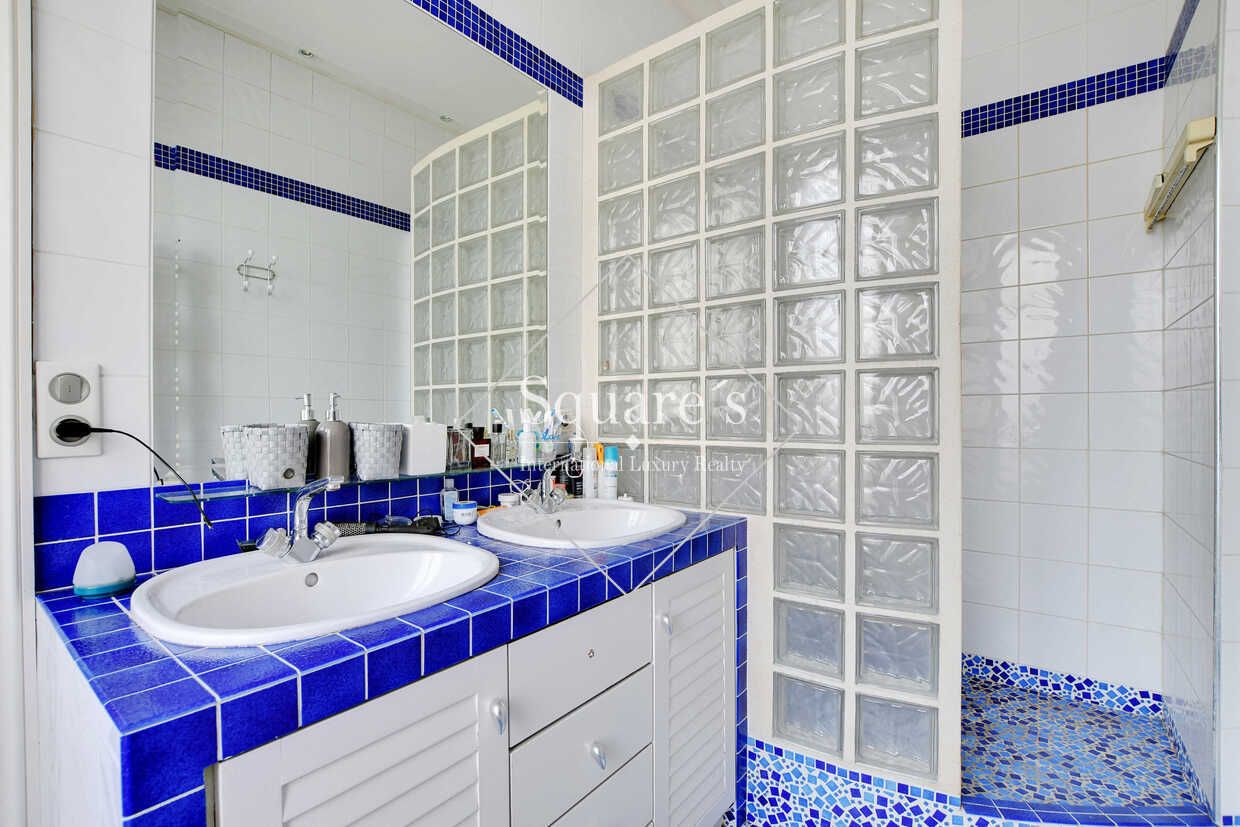 apartment 7 Rooms for sale on Paris 16ème (75016)