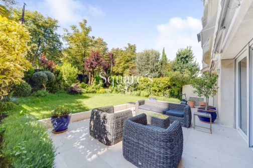 Sale Apartment Neuilly-sur-Seine 4&nbsp;Rooms 141&nbsp;m²