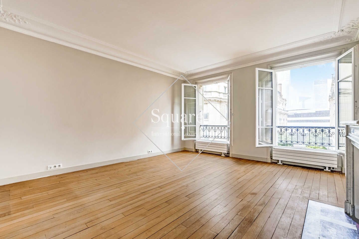 apartment 5 Rooms for sale on Neuilly-sur-Seine (92200)