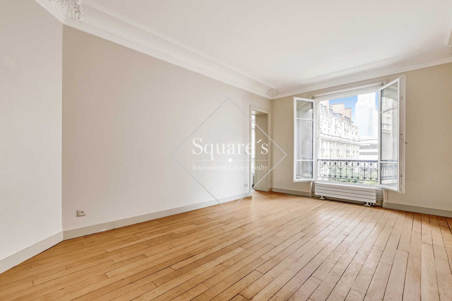 apartment 5 Rooms for sale on Neuilly-sur-Seine (92200)