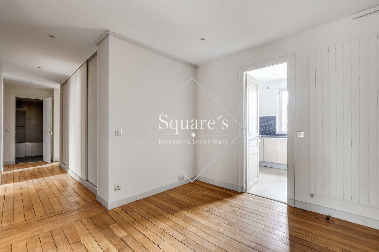 apartment 5 Rooms for sale on Neuilly-sur-Seine (92200)