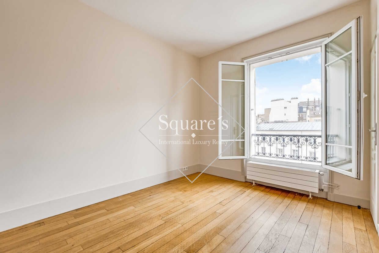 apartment 5 Rooms for sale on Neuilly-sur-Seine (92200)